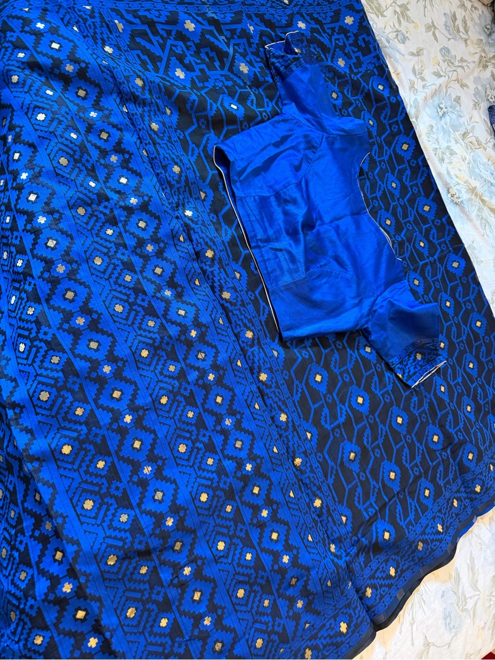 Royal Blue Patterned Ethnic Saree  with Matching Top blouse